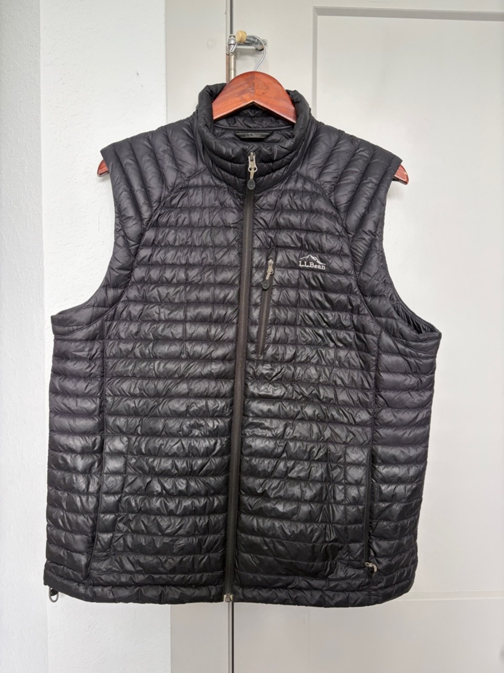 L.L BEAN PACKABLE DOWNTECK VEST BLACK MEN’S LARGE